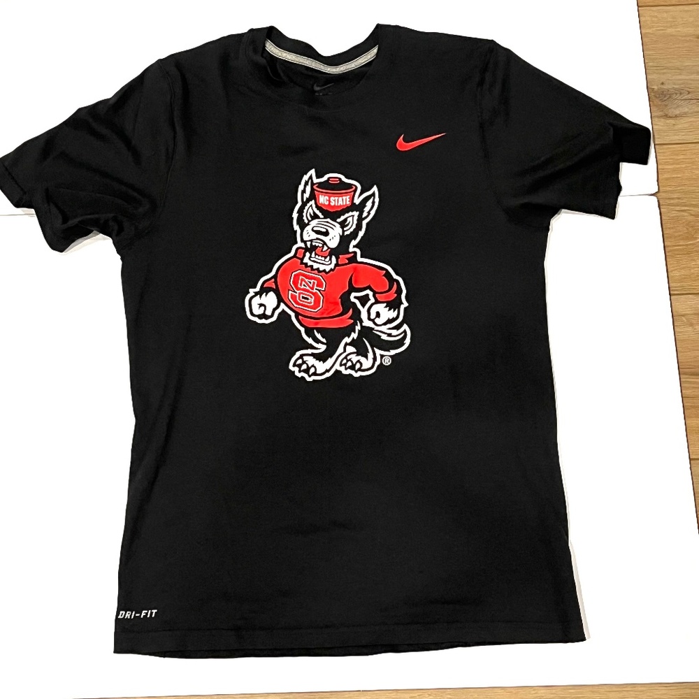 NIKE Dri-Fit Mens Black NC State Wolfpack Short Sleeve Shirt - Size S